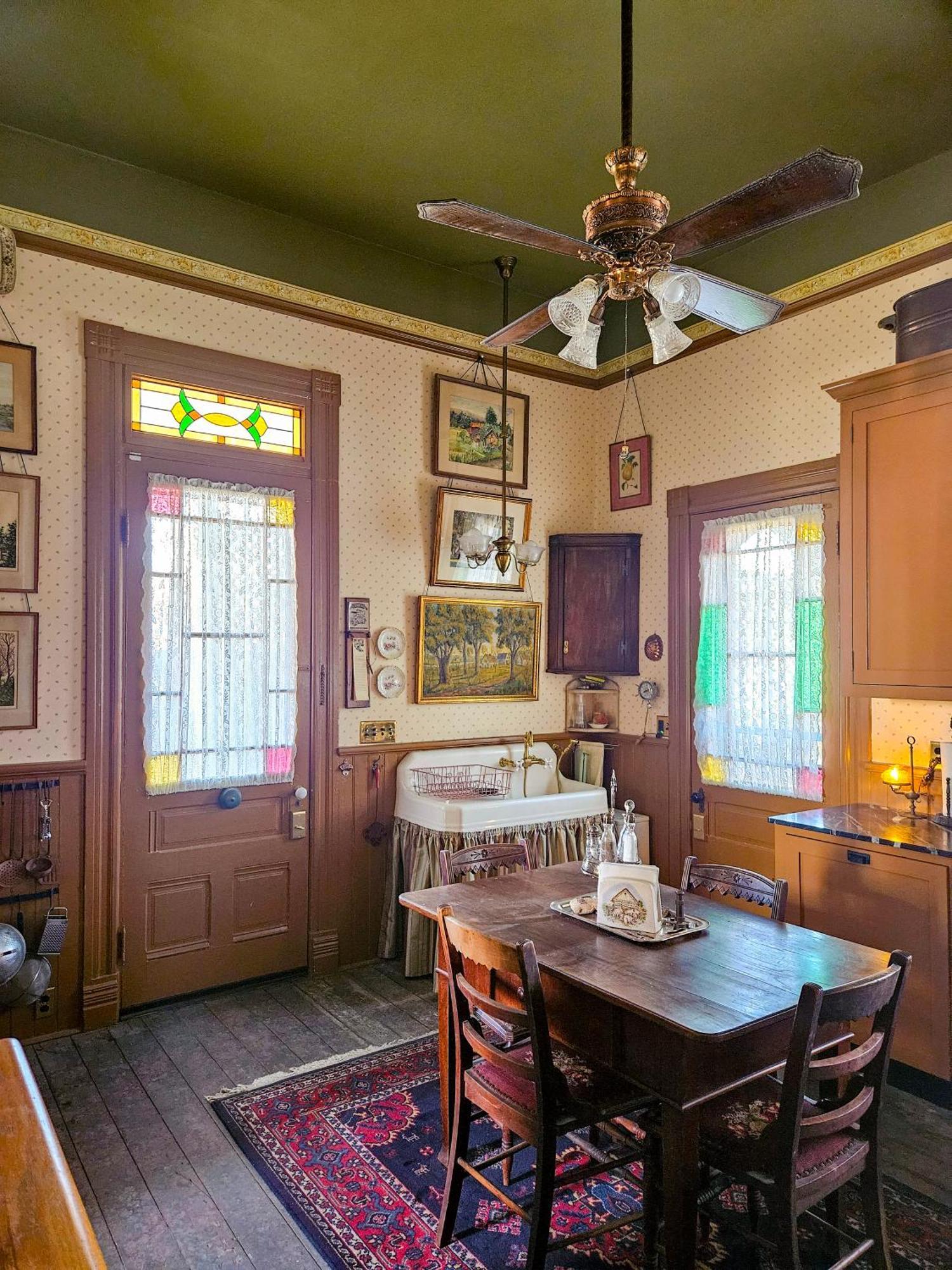 The Jd Hyde Historic Inn فيساليا، كاليفورنيا المظهر الخارجي الصورة
