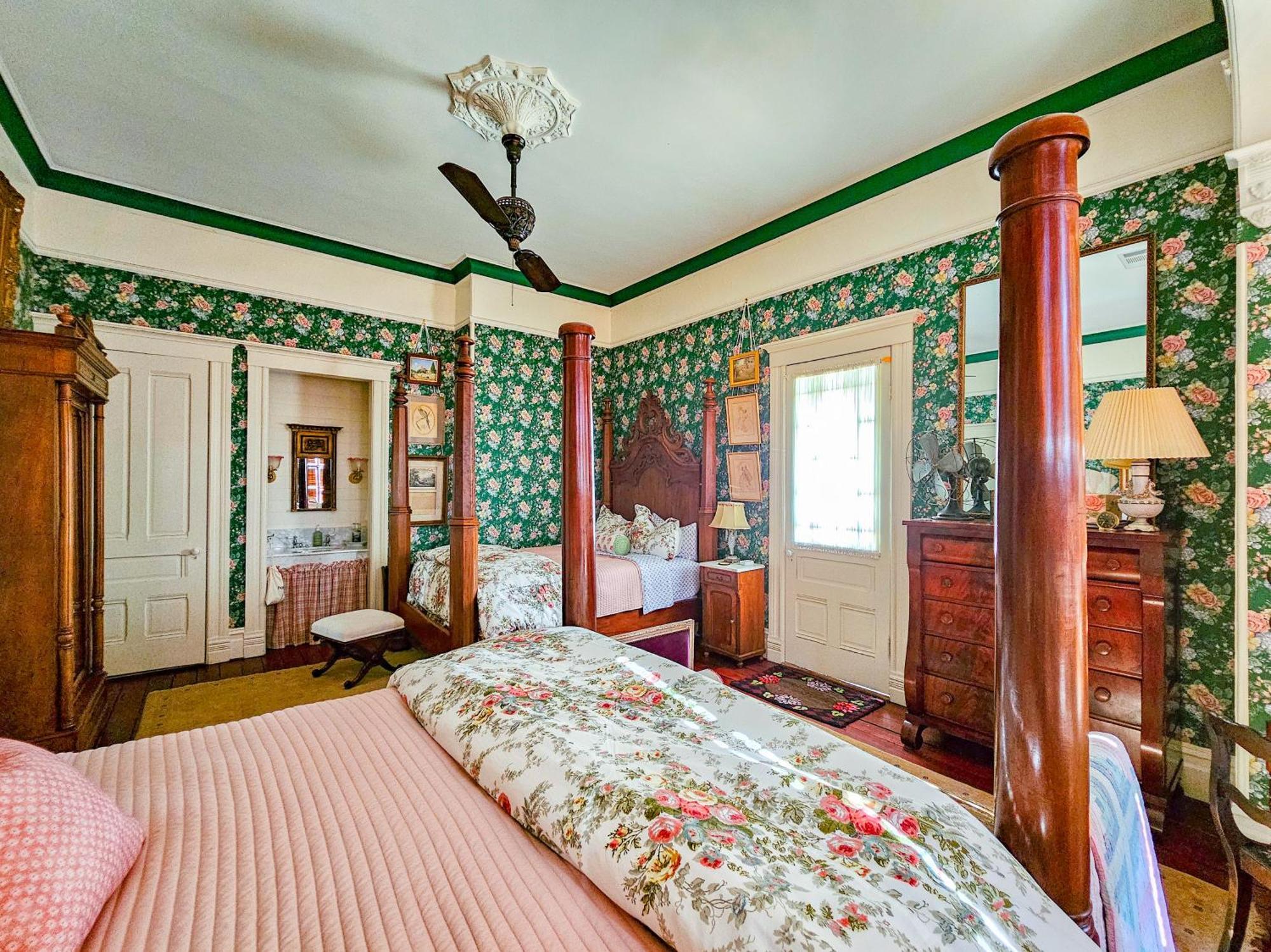 The Jd Hyde Historic Inn فيساليا، كاليفورنيا المظهر الخارجي الصورة