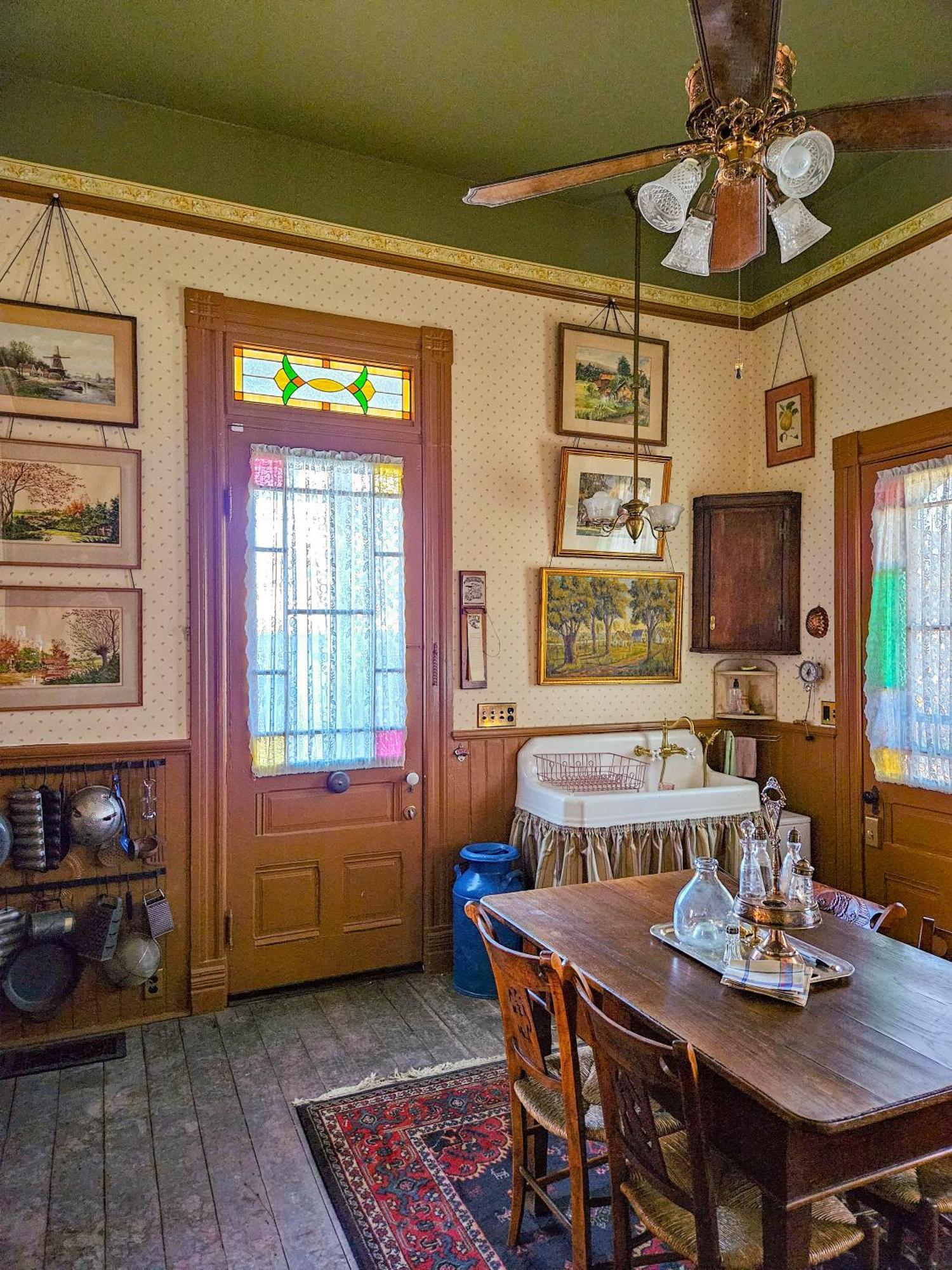The Jd Hyde Historic Inn فيساليا، كاليفورنيا المظهر الخارجي الصورة